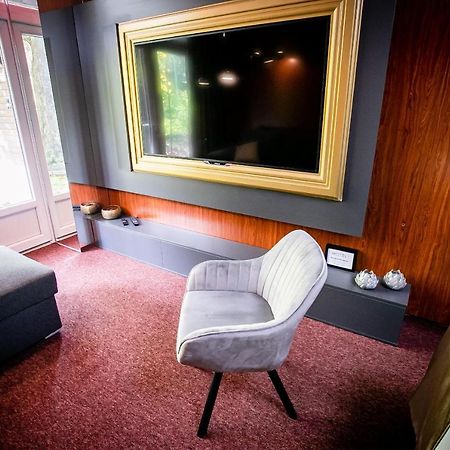 Motel1- A Megfizetheto Luxus! Dunaújváros Exteriör bild