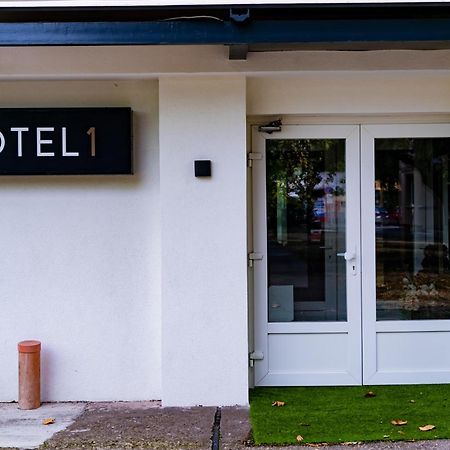 Motel1- A Megfizetheto Luxus! Dunaújváros Exteriör bild
