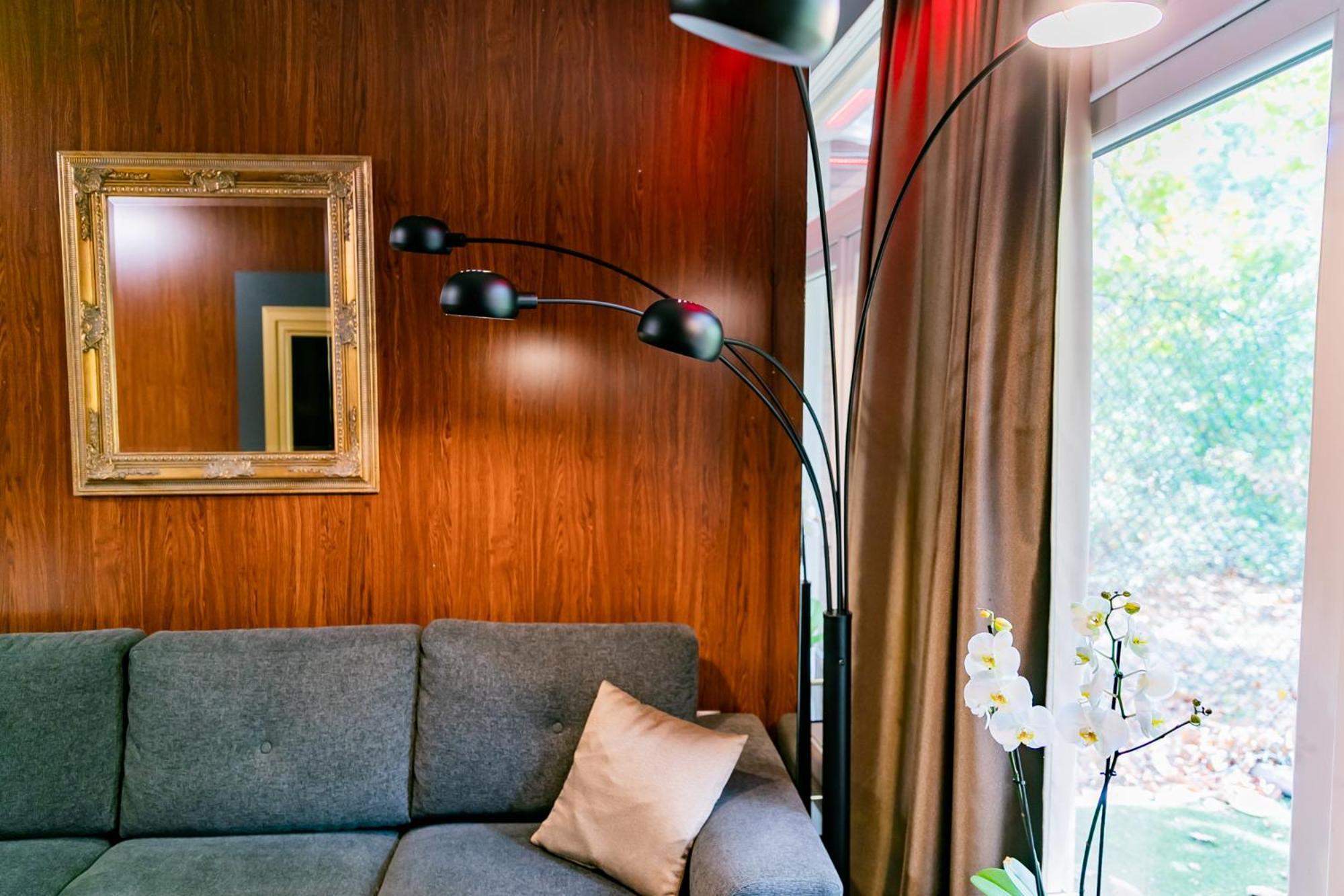 Motel1- A Megfizetheto Luxus! Dunaújváros Exteriör bild