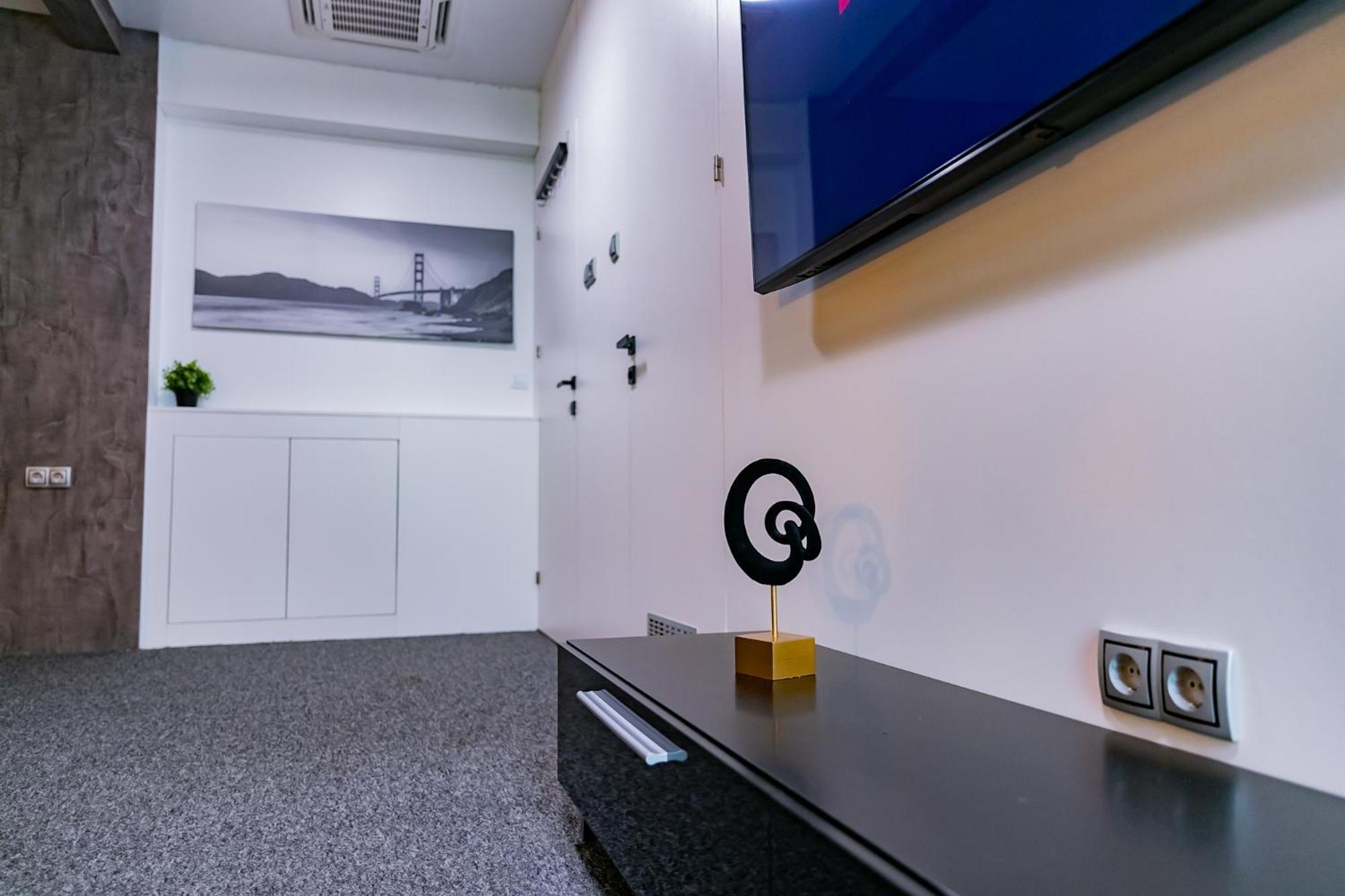 Motel1- A Megfizetheto Luxus! Dunaújváros Exteriör bild