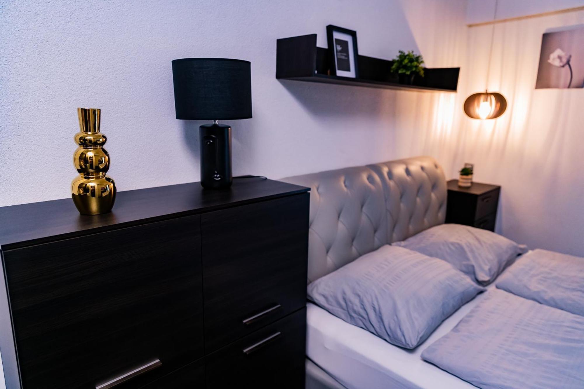 Motel1- A Megfizetheto Luxus! Dunaújváros Exteriör bild