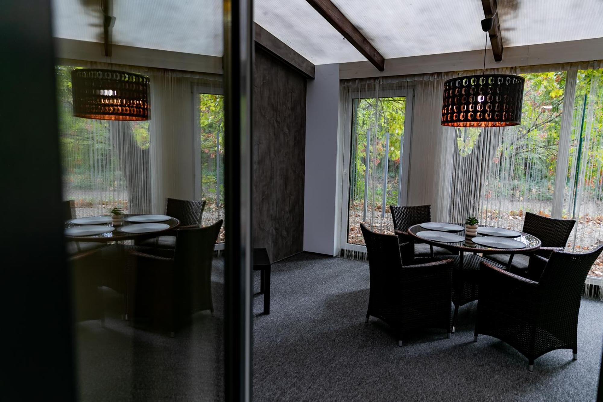 Motel1- A Megfizetheto Luxus! Dunaújváros Exteriör bild