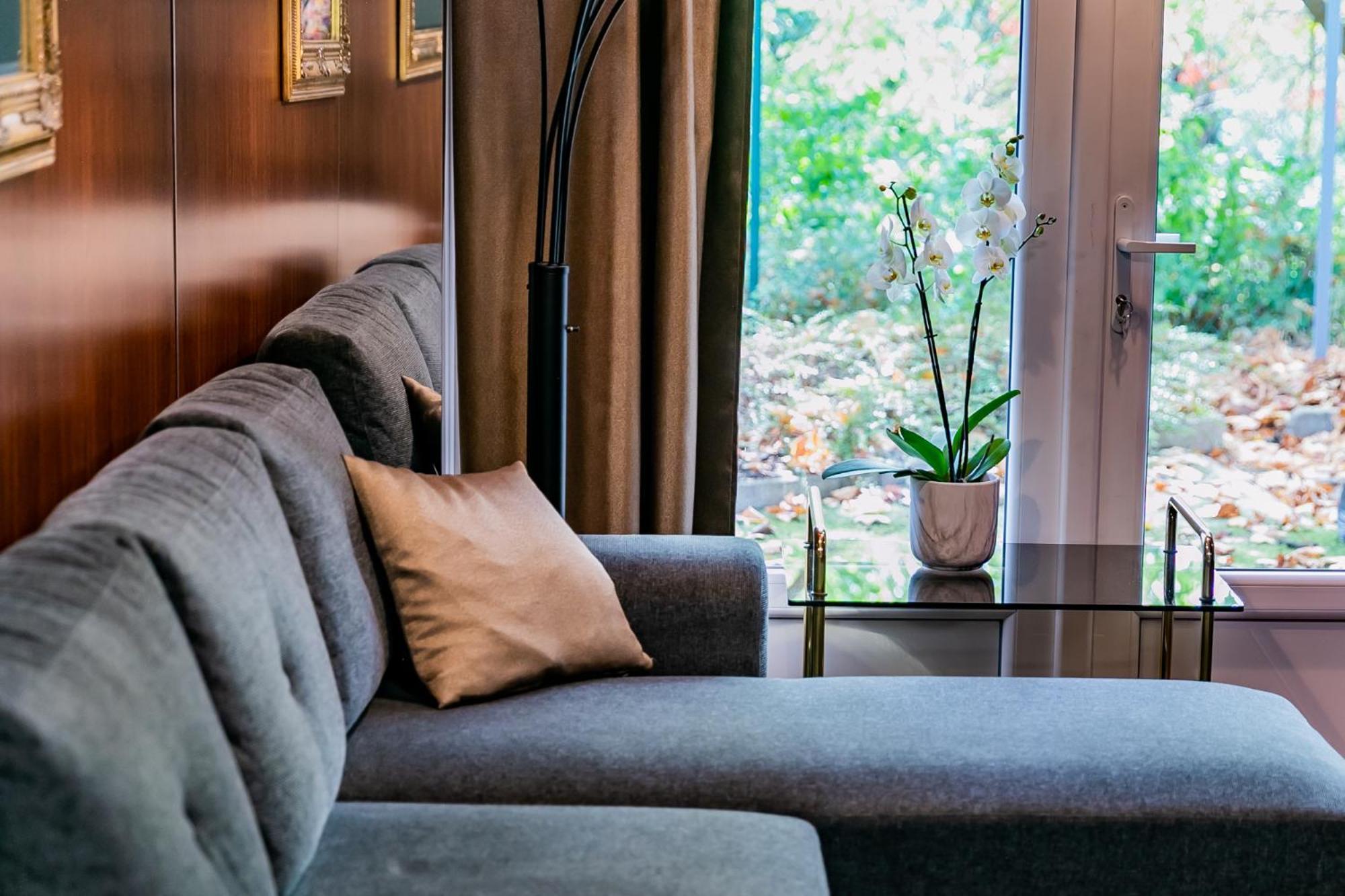 Motel1- A Megfizetheto Luxus! Dunaújváros Exteriör bild