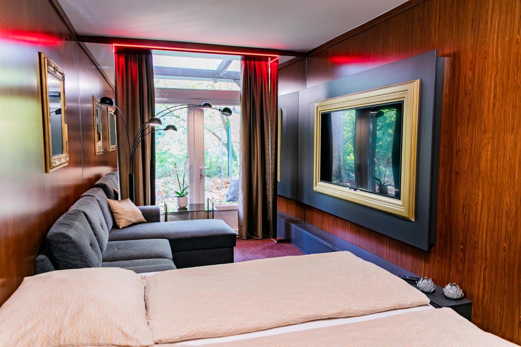 Motel1- A Megfizetheto Luxus! Dunaújváros Exteriör bild