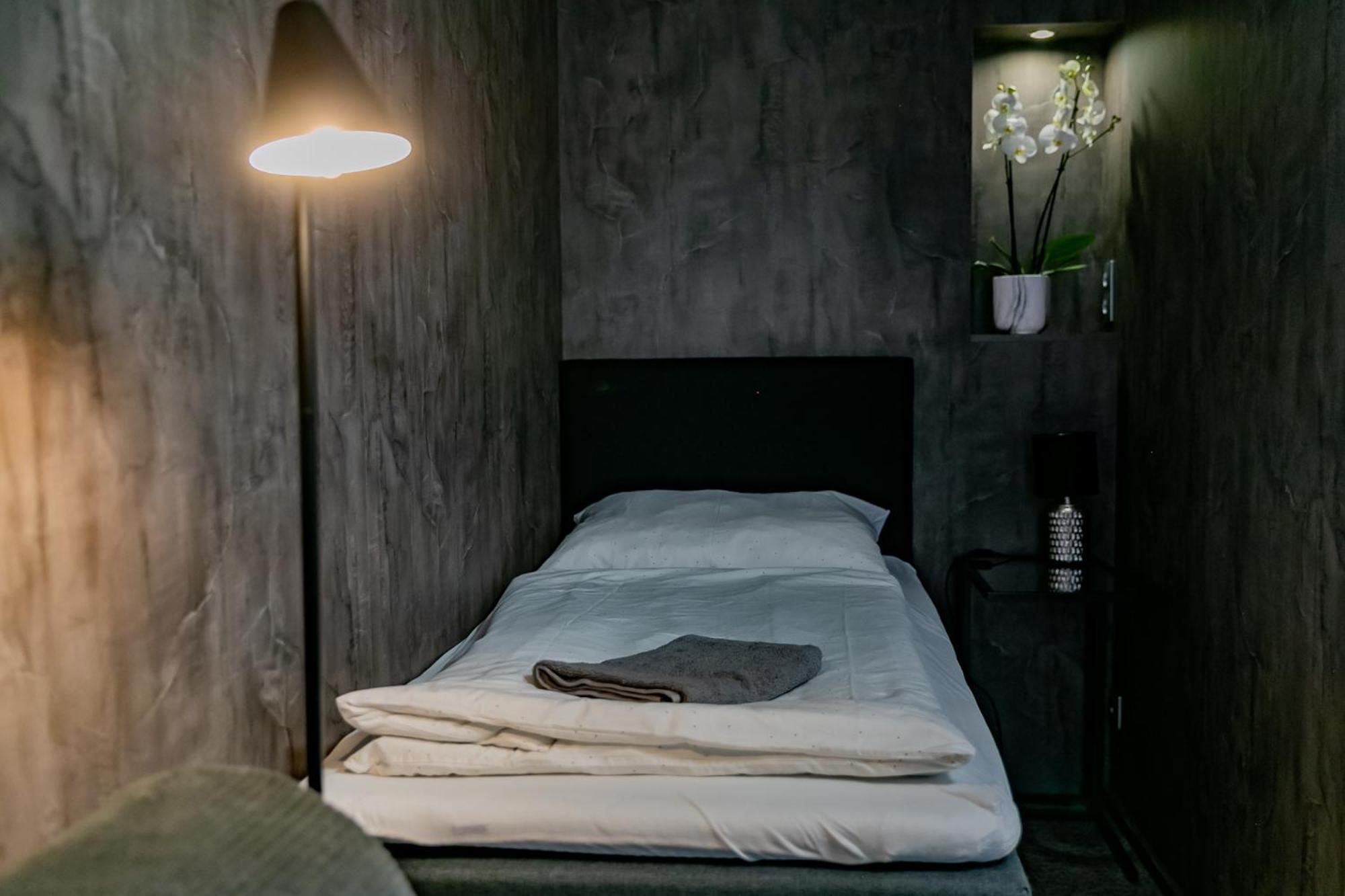 Motel1- A Megfizetheto Luxus! Dunaújváros Exteriör bild