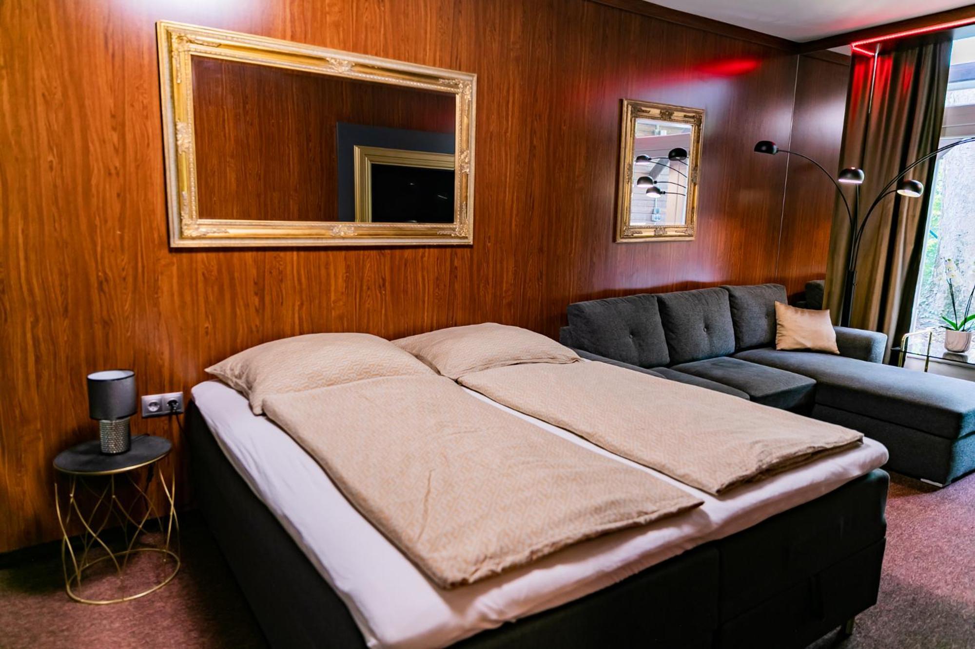Motel1- A Megfizetheto Luxus! Dunaújváros Exteriör bild
