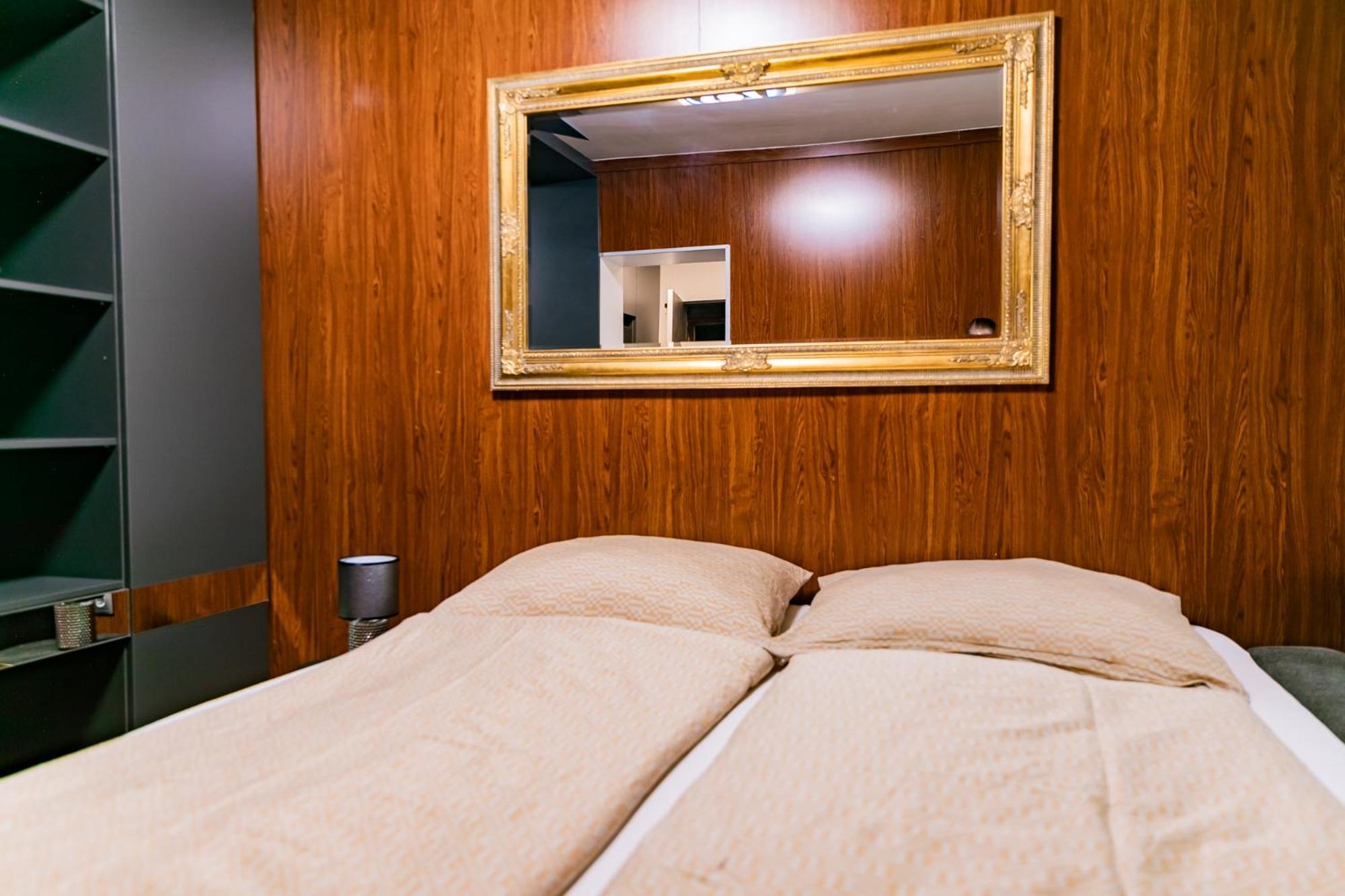 Motel1- A Megfizetheto Luxus! Dunaújváros Exteriör bild